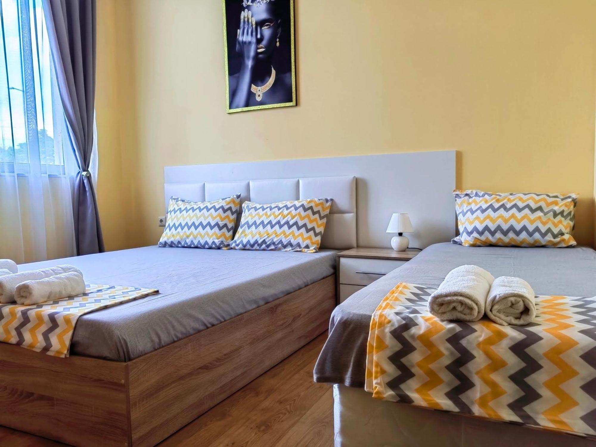 Pool Apartment Amadeus Lux Napospart Szoba fotó